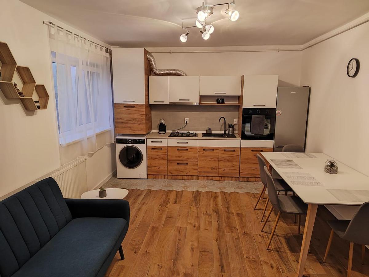 B&I Apartment Floresti  Bagian luar foto